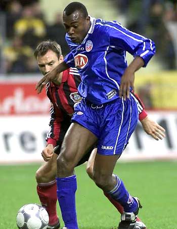 随着世界足 随着世界足